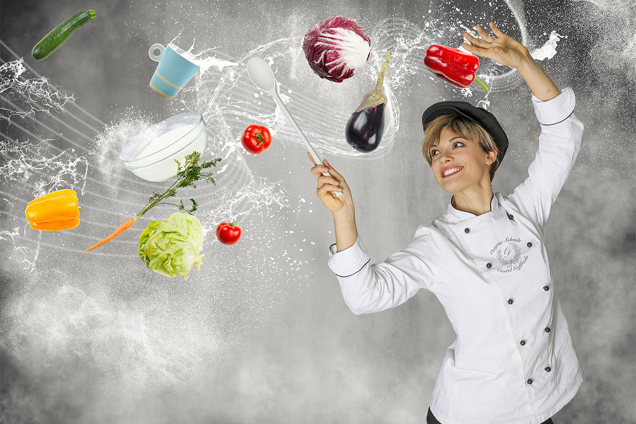 ragazza che cucina